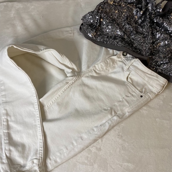 ZARA | Mid-rise Jeans with Asymmetric Hem
